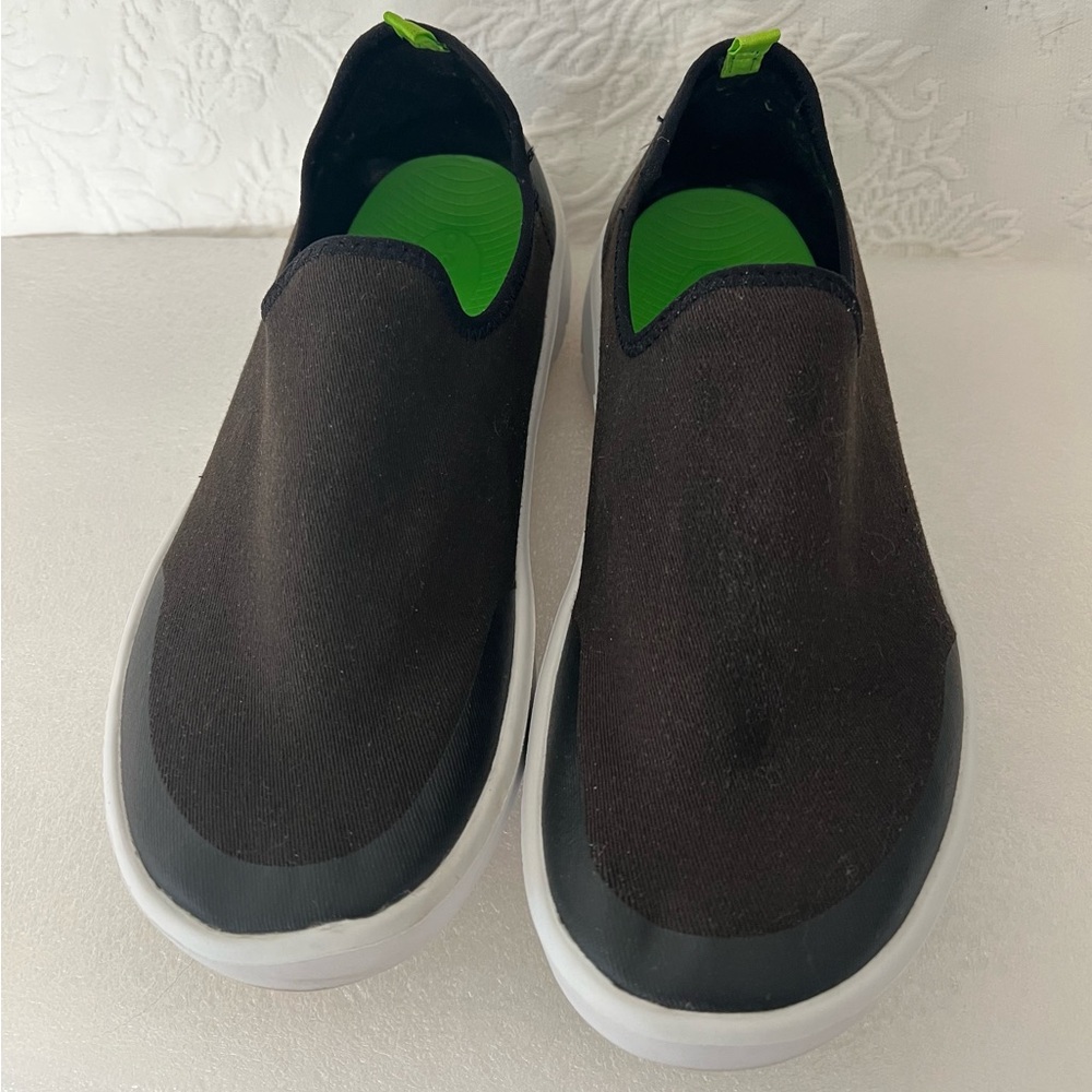 OOFOS OOmg Eezee Low Recovery Slip Ons Sneakers Womens